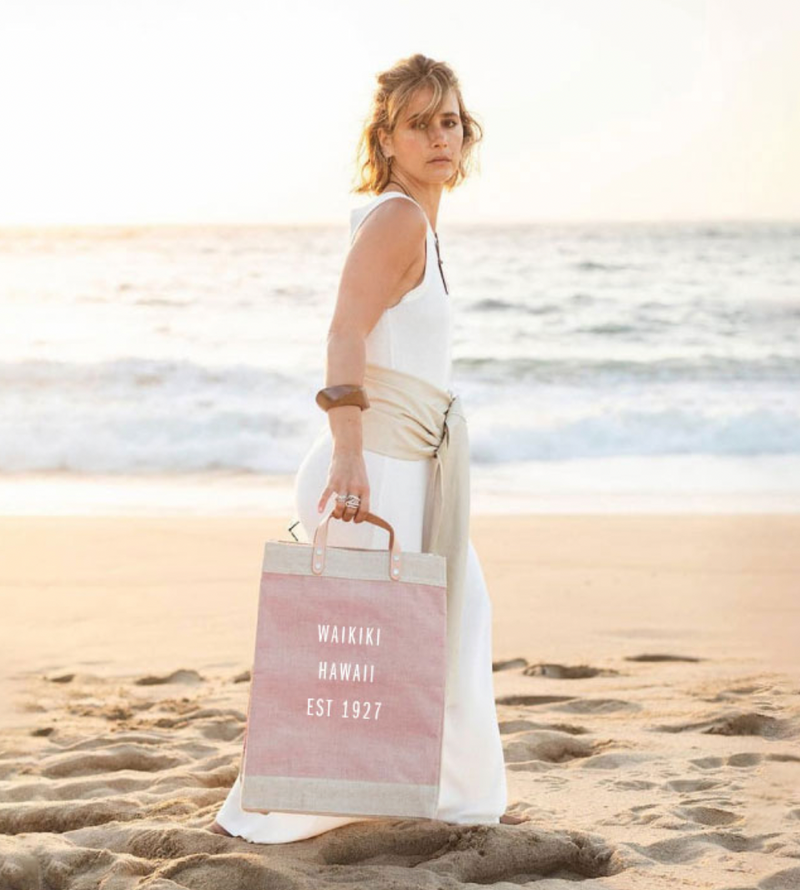Blush is a proven bestseller—eye-catching, versatile, and year-round. A reliable shade that keeps customers engaged.